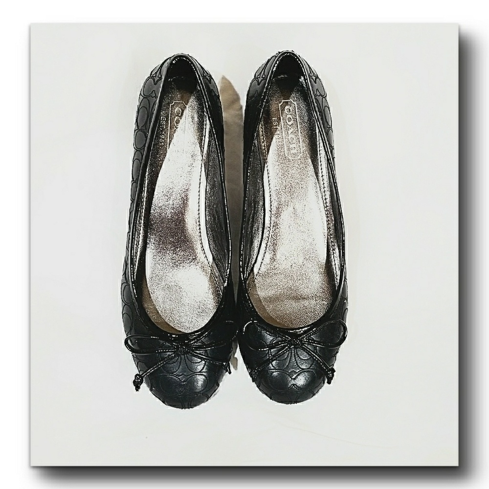 Coach Pumps with Logo Embroidery
